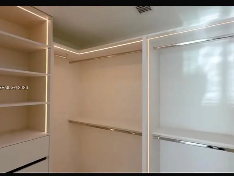 700 NE 24th St #1505 — Photo 16