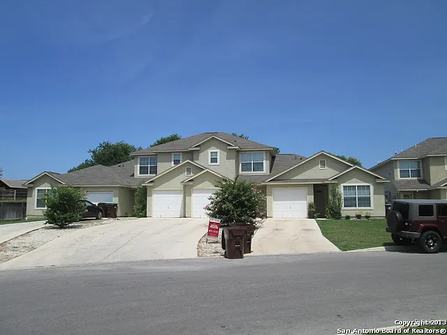 10003 Vasso View Converse Tx. 78109 - Unit 4 — Photo 2
