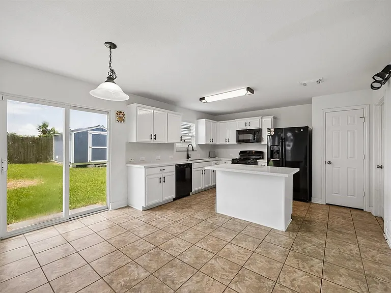 13926 Tinsley Ct — Photo 5