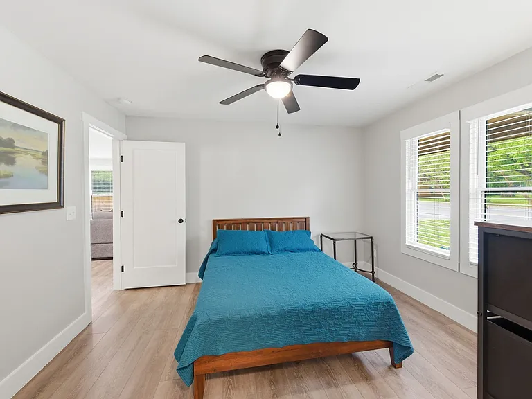 1253 W Main St — Photo 14