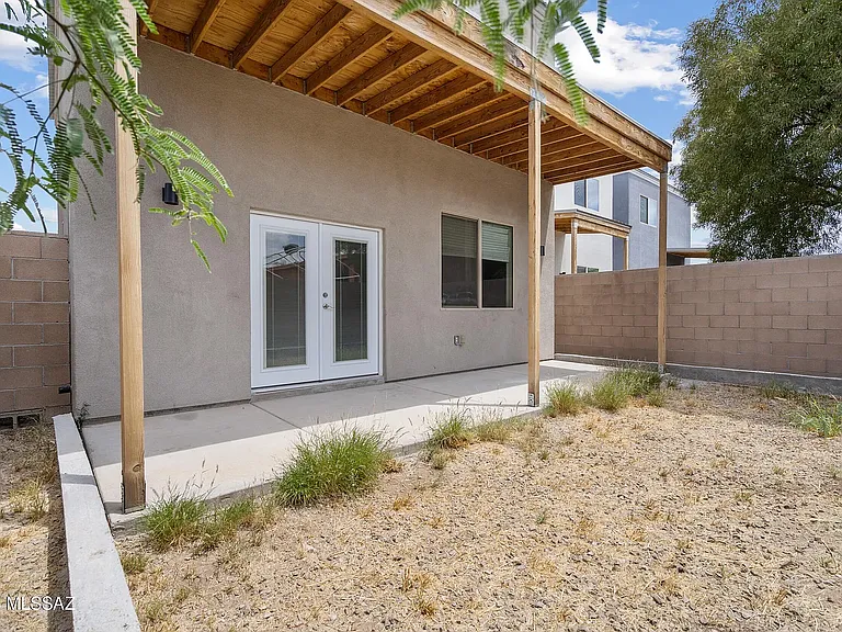 156 E Stone Ct — Photo 30