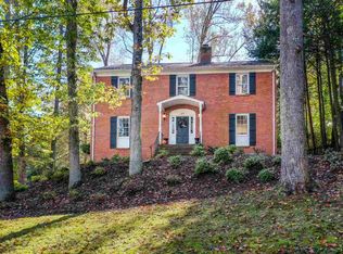 1817 Yorktown Dr, Charlottesville, VA 22901