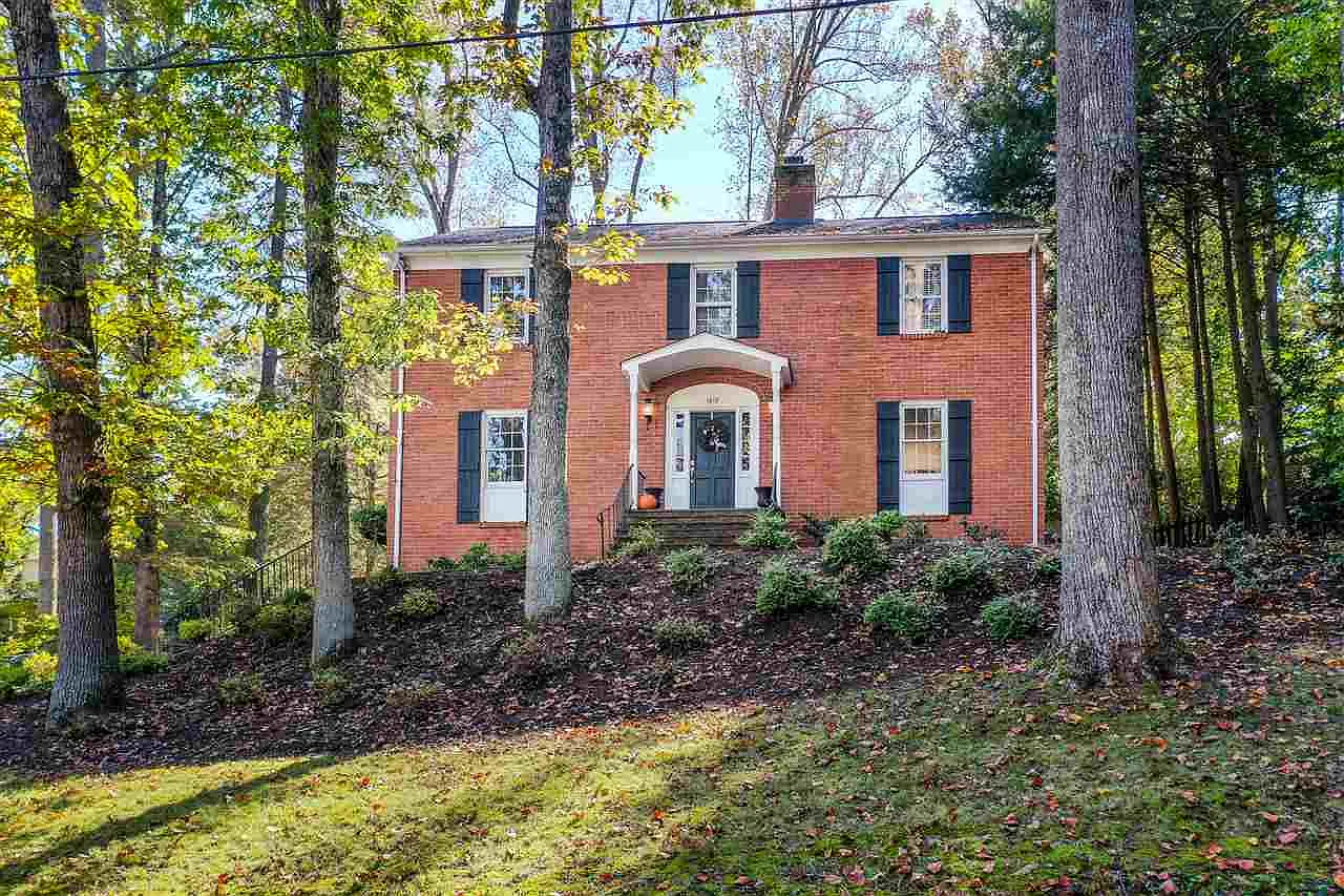 1817 Yorktown Dr photo 1