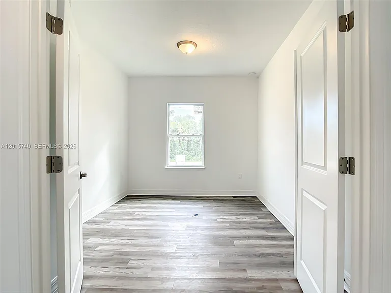 14210 Luxo Ave — Photo 8