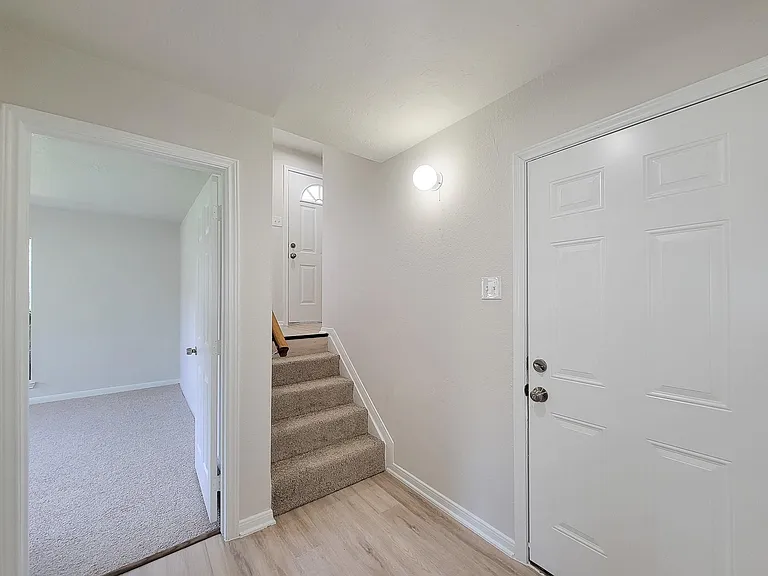 8719 Valley Song Dr — Photo 24