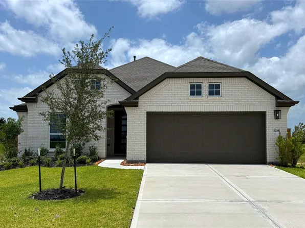 1266 W Shepard Dr, Dayton, TX 77535