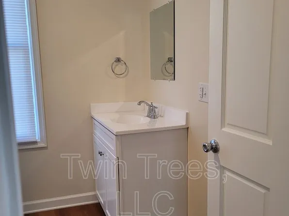 5948 Main St APT 2, Mount Jackson, VA 22842