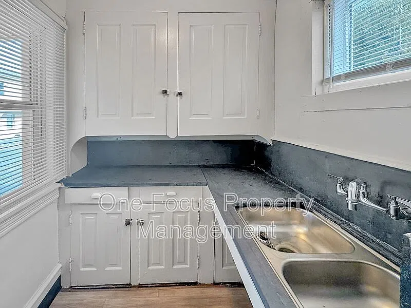 1 bed, 1.0 bath, $725 — Photo 2