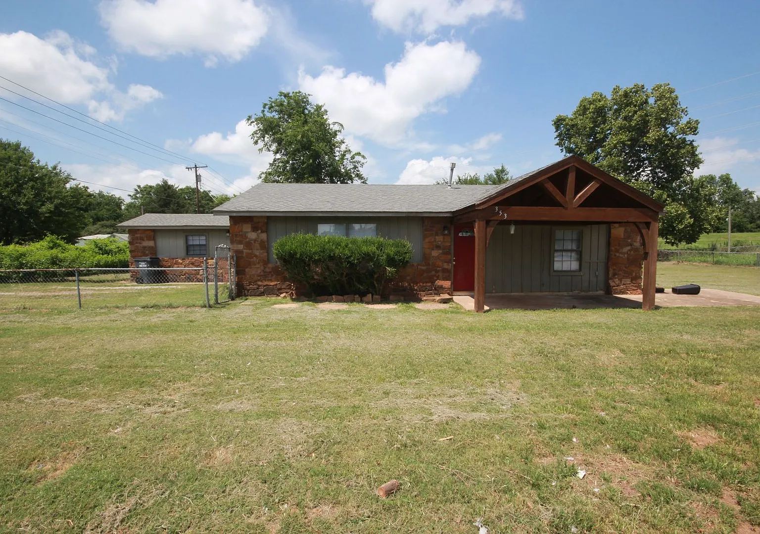 Large Fenced Yard Near the Heart of Jenks — Photo 1