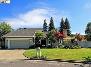 2 Peralta Ct, Moraga, CA 94556