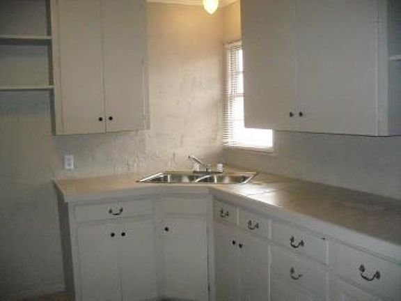 3rd image of 1804 Hardin Dr