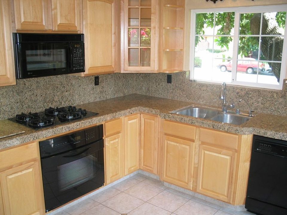 2nd image of 2289 Stokes St
