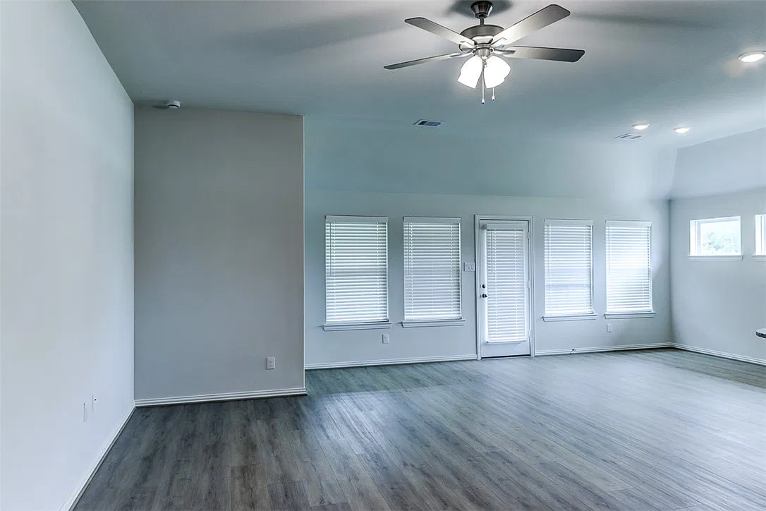 4 bed, 2009 sqft, $2,875 — Photo 4