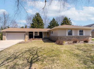 27 S Keller Park Dr, Appleton, WI 54914