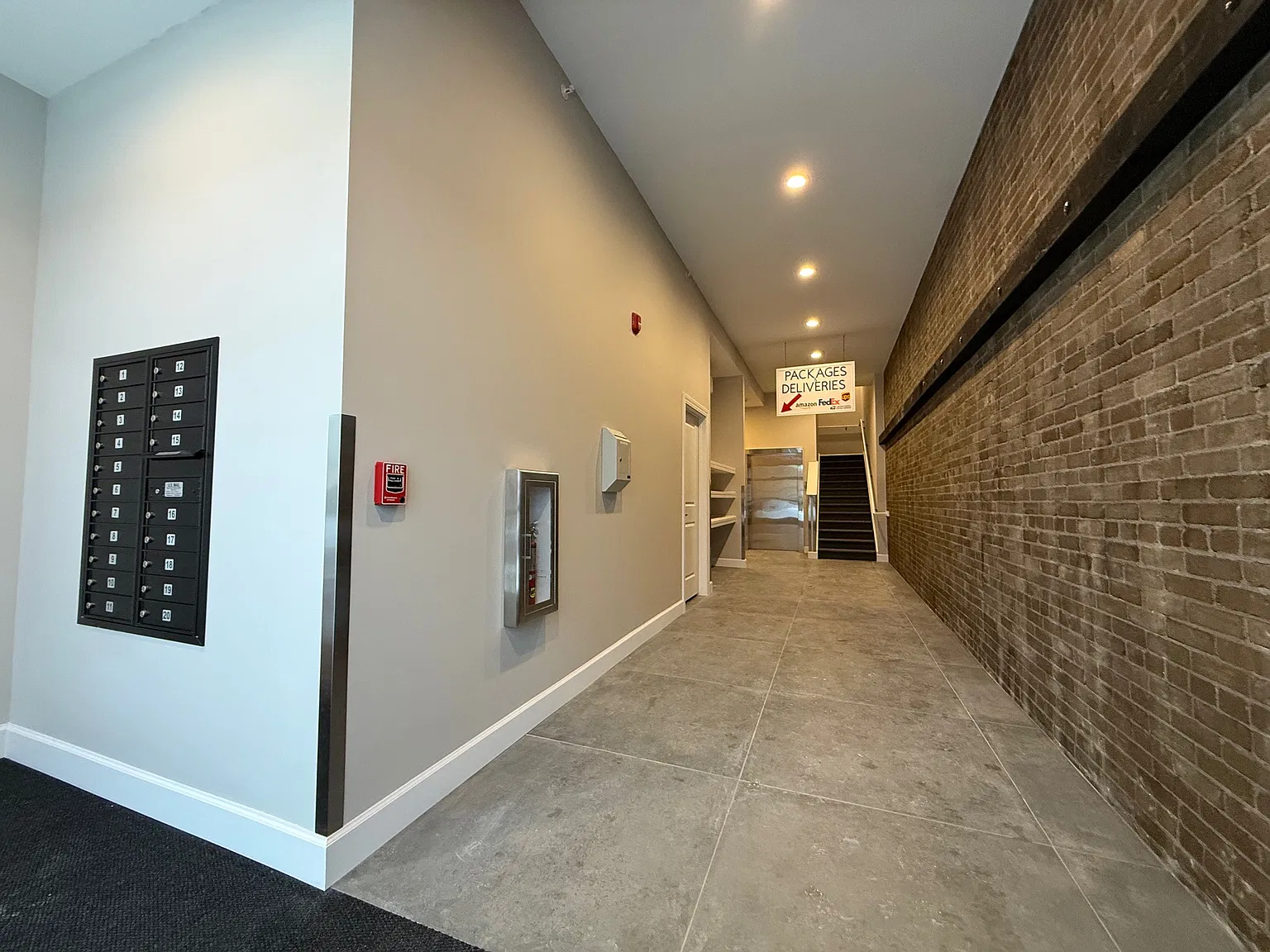 1 bed, 696 sqft, $1,475 — Photo 2