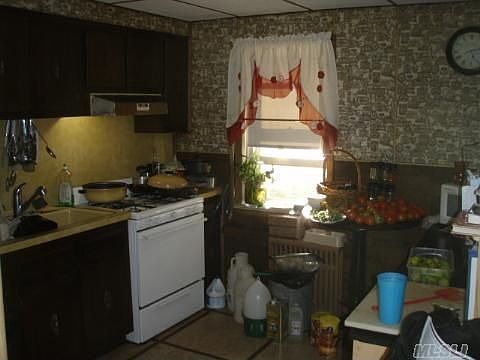 2nd image of 84 Targee St