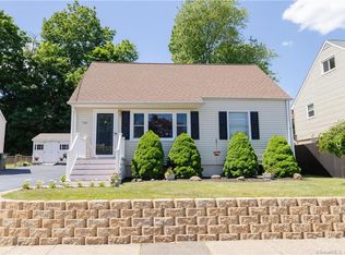 556 Merritt St, Bridgeport, CT 06606