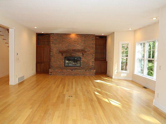5th image of 12130 Country Club Dr