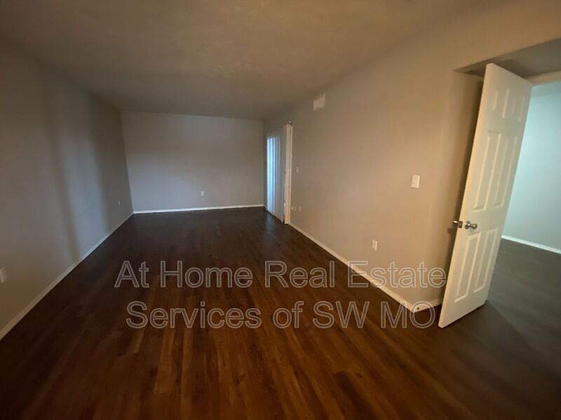 2nd image of 930 Campbell P16 Plz #16
