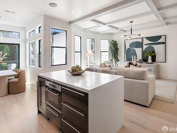 3rd image of 527 Lincoln Way