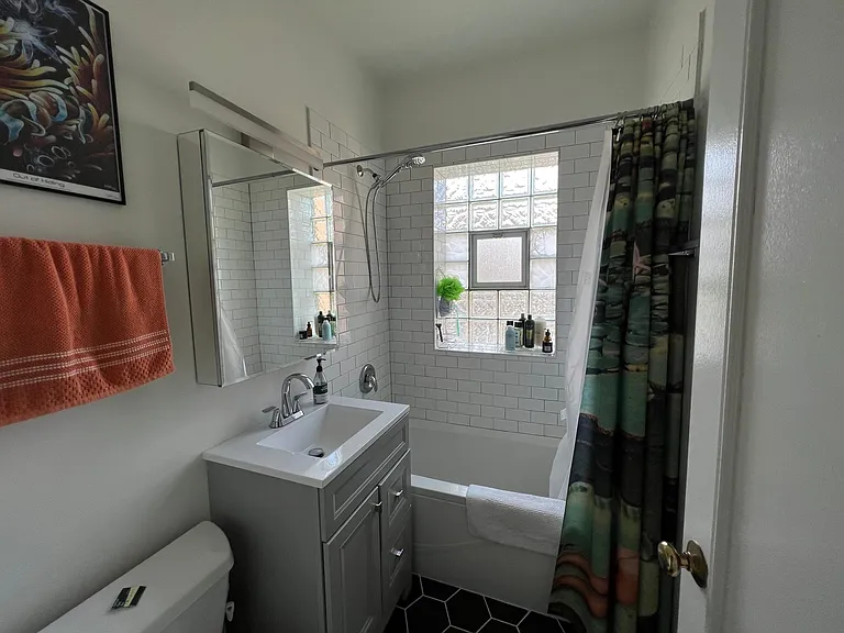 2512 N Sacramento Ave #3 — Photo 11