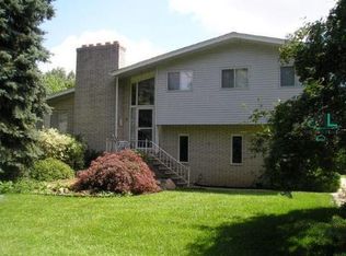 11251 Orchard Hill Dr, Romeo, MI 48065