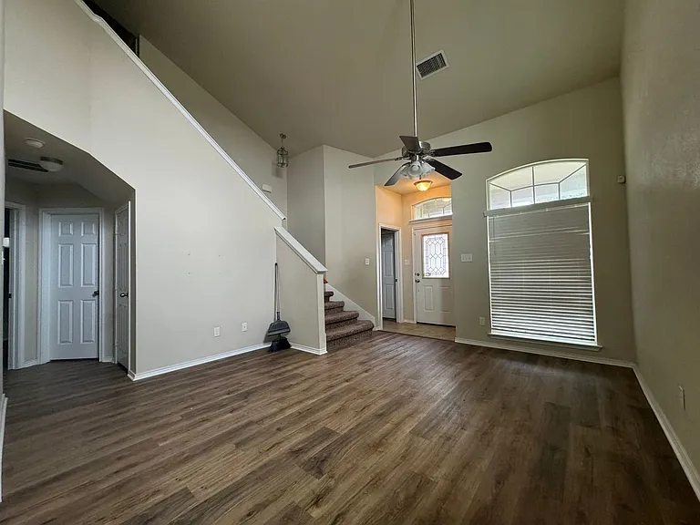 9614 Rogano Ct — Photo 6