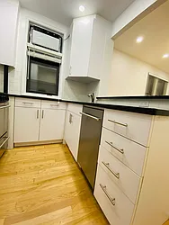 Rented by Metropolis Real Estate of Manhattan