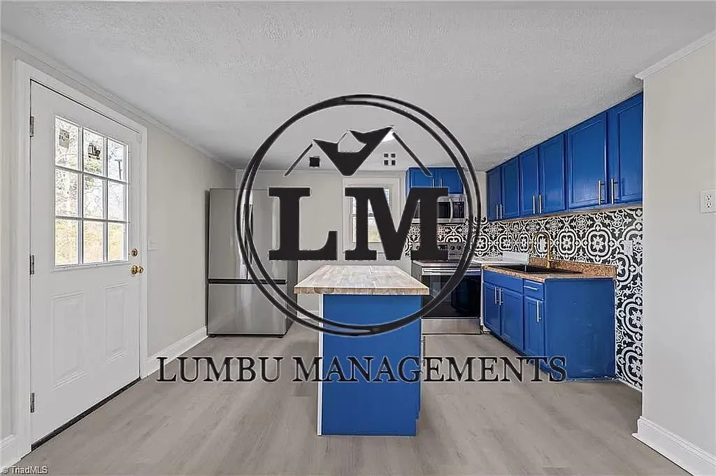 512 Glovinia Street — Photo 3