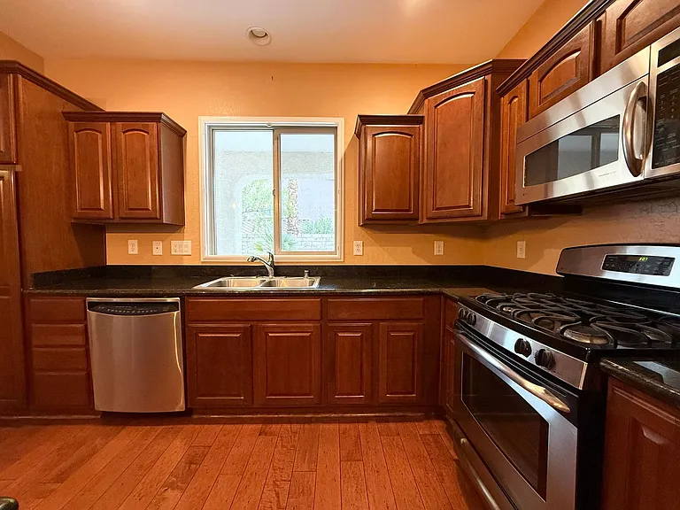 11833 Bussero Ct — Photo 6