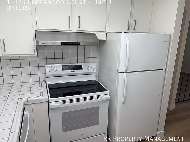 10323 Greenwood Ct #1 — Photo 7