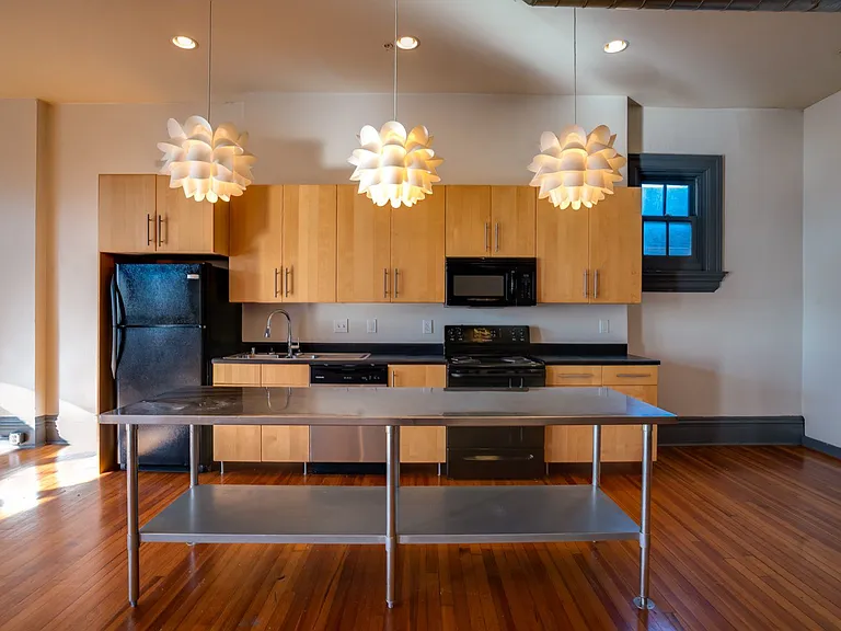 913 Monmouth St #2A — Photo 10
