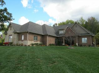 1012 Paxon Dr, Bellbrook, OH 45305