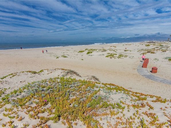 2 beds, 2 baths, 1,368 sqft house for sale in Oxnard, CA photo 38