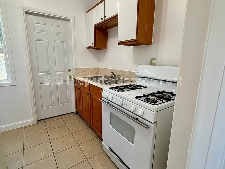 10156 Helendale Ave #1/4 — Photo 7