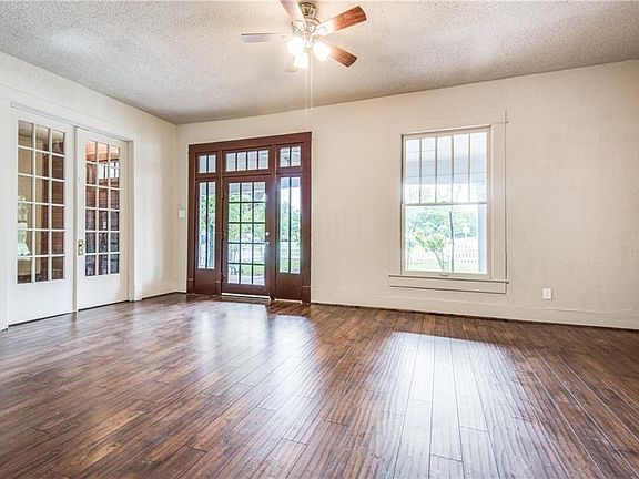 4th image of 3701 Henry St