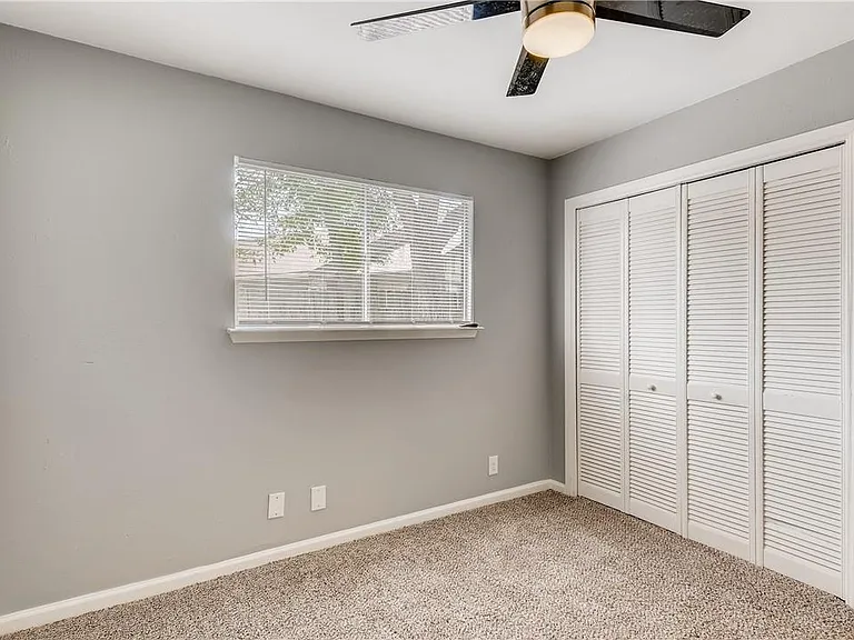 102 Nicole Cv #B — Photo 15