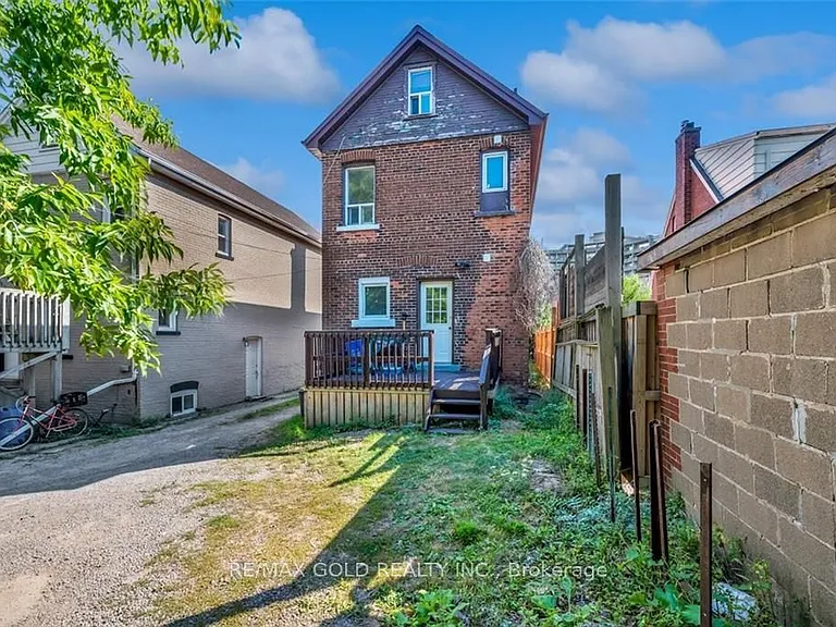 746 King St W — Photo 18