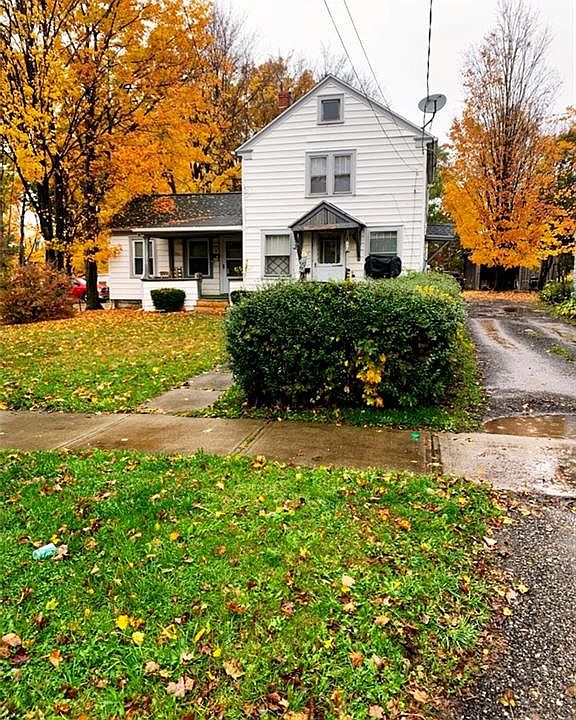 2nd image of 118 Eagle St