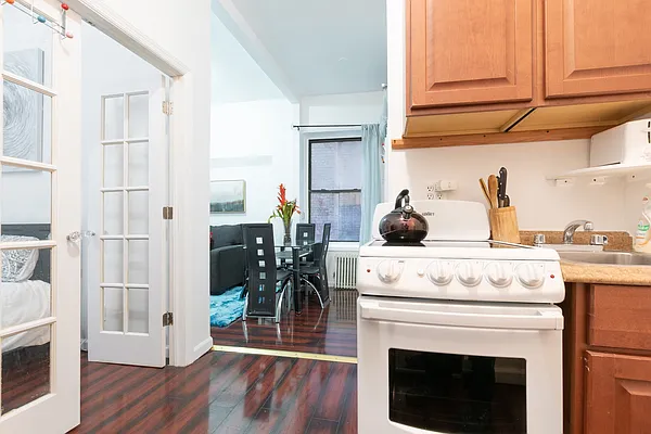 Rented by Oxford Property Group | media 10