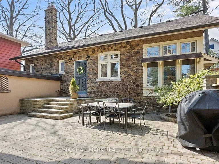 100 Warden Ave — Photo 2