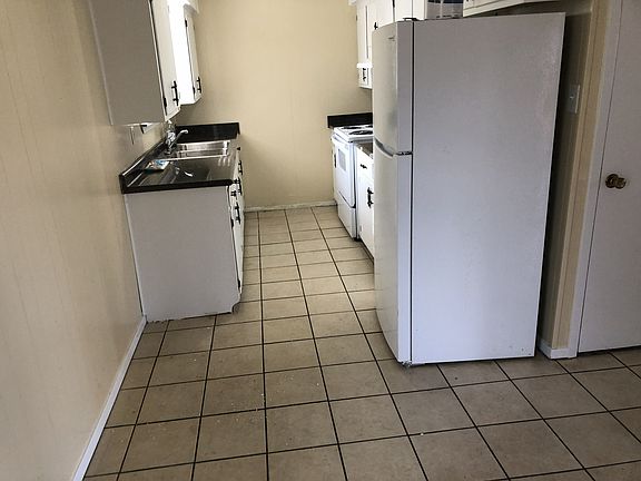 5th image of 106 Truman St #1
