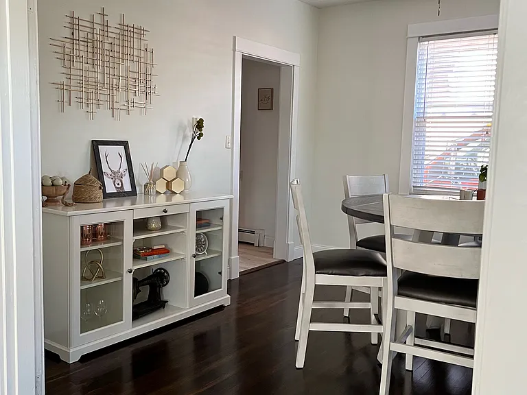 413 Florence Ave — Photo 8
