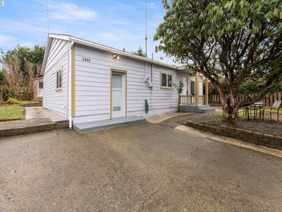 2660 35th St, Coos Bay, OR, 97420