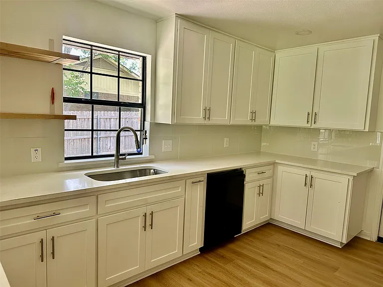 1612 Buttercup Rd — Photo 4