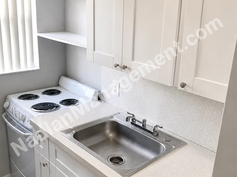 St George Apartments — Photo 19