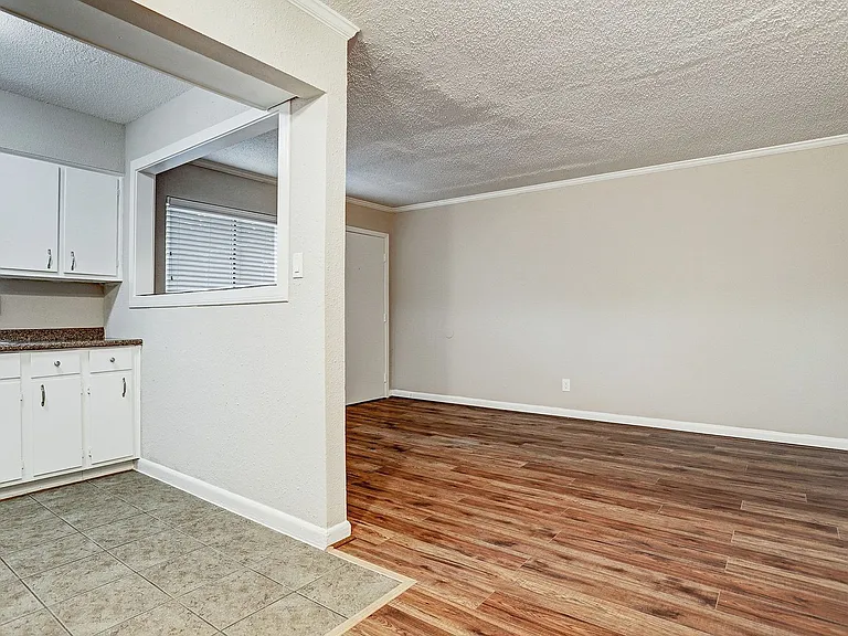 TLP Hawthorne — Photo 26