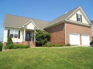 3936 Nikita Dr, Hope Mills, NC 28348