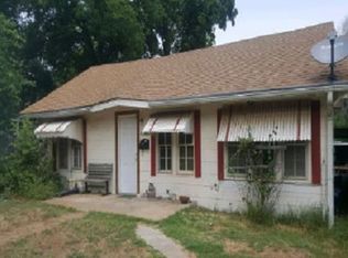 1124 W Idaho Ave, Chickasha, OK 73018