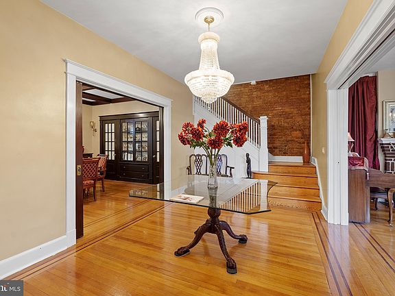 4th image of 1501 Crittenden St NW